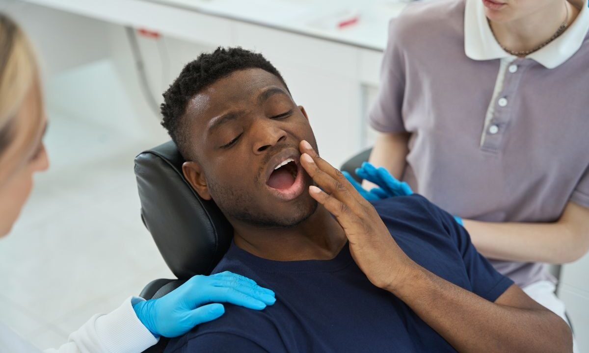 Worst Dental Emergency? Tech-Driven Workflows for Rapid, Comforting Smile Restoration